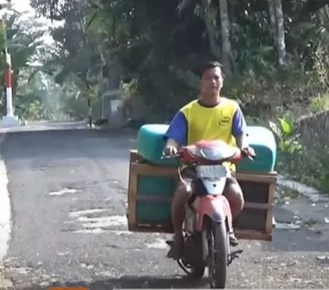 Terdampak Kekeringan, Warga Klaten Rela Antre Berjam-jam demi Dapatkan Air Bersih