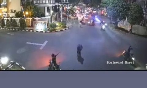 Video Gerombolan Remaja Bawa Sajam & Petasan Masuk Perumahan Mewah di Tangerang Diduga Mau Tawuran, Ini Kesaksian Warga