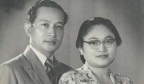 Singkat Cerita, Perjodohan itu ternyata Diterima Oleh Orang Tua Siti Hartinah