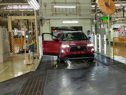 Melihat Canggihnya Pabrik Toyota Yaris Cross dan Perakitan Baterainya di Karawang