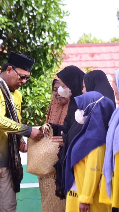 Bagikan Alat Olahraga, Gubernur Kalsel Lanjutkan Turdes ke Sejumlah Wilayah