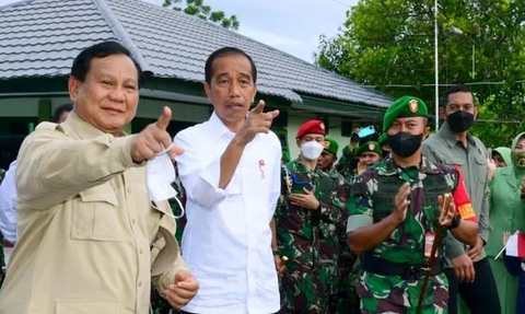 Prabowo Bela Jokowi: Rocky Gerung Keliru dan Gegabah
