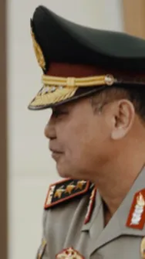 Jenderal Polisi Ngebakso Bareng Pak RT, Segerobak Diborong Warga Makan Gratis