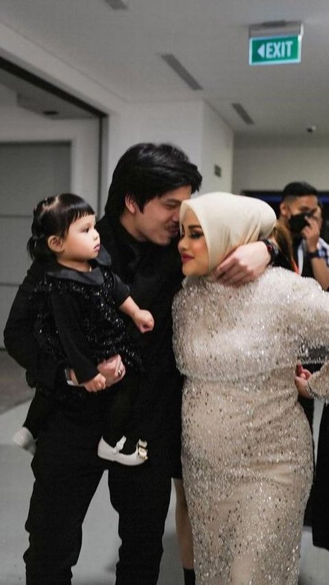 Intip 10 Potret Ameena, Anak Aurel Hermansyah, yang Menarik Perhatian pada Konser Kris Dayanti Hingga Disebut Diva Cilik