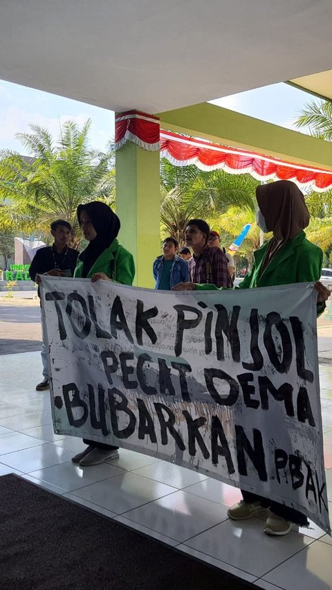 Duduk Perkara UIN Surakarta Wajibkan Mahasiswa Baru Daftar Pinjol