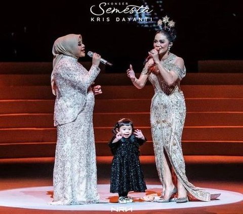 Intip 10 Potret Ameena, Anak Aurel Hermansyah, yang Menarik Perhatian pada Konser Kris Dayanti Hingga Disebut Diva Cilik