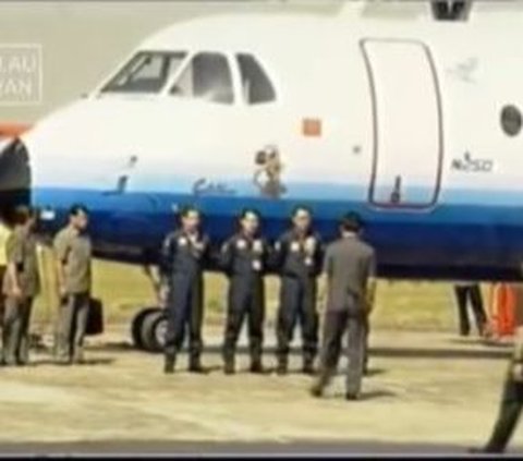 Potret Lawas Bahagianya Presiden Soeharto & BJ Habibie Indonesia Bisa Bikin Pesawat Sendiri, Senyumannya Lebar Sumringah