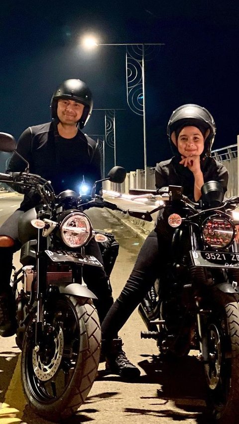 Kendarai Motor di Jalan Terjal Bupati Ganteng 'Artis' Seketika Jatuh, Istrinya Was-Was