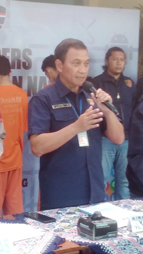 Direktur Kriminal Khusus Polda Jateng Kombes Pol Dwi Subagio mengatakan ke empat pelaku ditangkap di tiga lokasi berbeda. Penangkapan pelaku dipimpin Kasubdit V/Siber AKBP Sulistyaningsih yang mendapat bantuan pasukan di Sumatera Selatan.