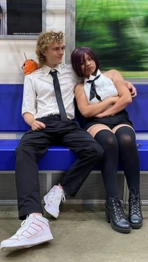 8 Foto Cinta Kuya Bareng Cowok Bule di Amerika, Pacaran?