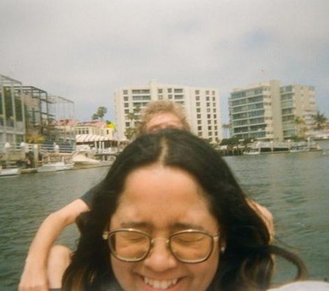 8 Foto Cinta Kuya Bareng Cowok Bule di Amerika, Pacaran?