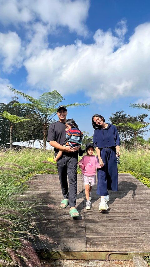 Ajak Orang Tua Tanamkan Kesadaran Finansial Anak, Caca Tengker Bagikan Tipsnya