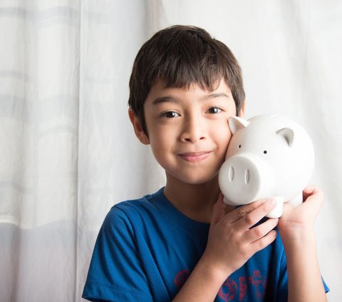 Ajak Orang Tua Tanamkan Kesadaran Finansial Anak, Caca Tengker Bagikan Tipsnya