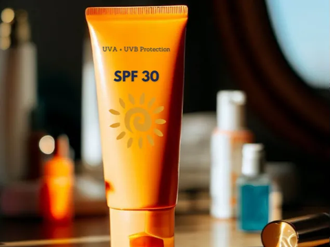 4. Pilih Sunscreen tanpa Parfum dan Bahan Kimia Iritan untuk Kulit Sensitif