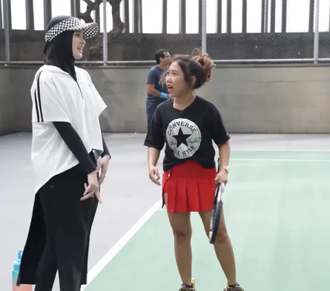 Inara Rusli Berlatih Tenis, Kiky Saputri Sampai Melongo Melihat Penampilannya 'Aslinya Cakep Banget'