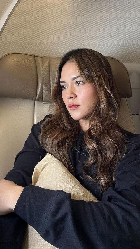 Potret Kafe Titik Temu Milik Raisa di Seminyak Bali, Banyak Sudut Estetik dan Area Tangga Jadi Ikon Berfoto