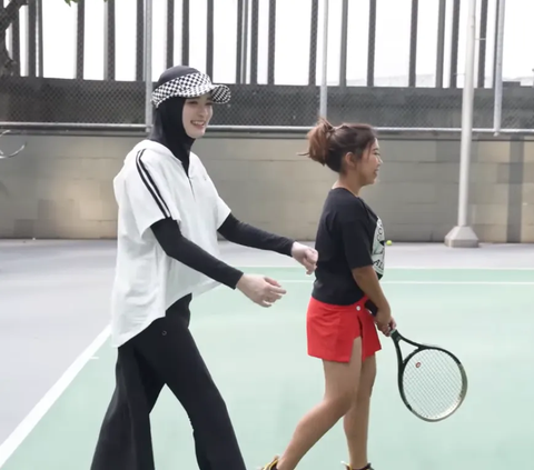 Inara Rusli Berlatih Tenis, Kiky Saputri Sampai Melongo Melihat Penampilannya 'Aslinya Cakep Banget'