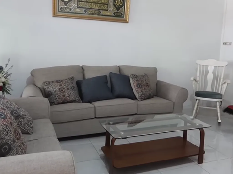 Ncess Nabati Pulang Kampung Bawa Sofa Mewah Sampai Rumah Langsung Menatanya 'Setengah Dua Udah Puas'