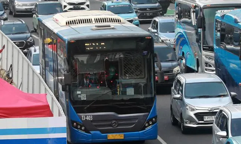 Simak Pengalihan Rute Transjakarta Imbas Demo Buruh di Depan Istana