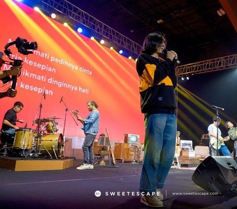 10 Momen Desta Mendadak jadi Drummer Sheila on 7, Bawakan Lagu 'Kita' Hingga 'Pria Kesepian'