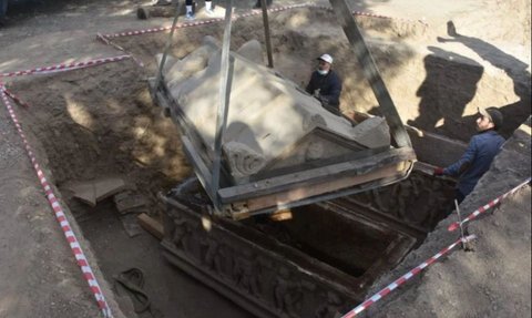 Arkeolog Temukan Peti Mati Romawi Kuno, Desainnya Luar Biasa Indah, Isinya Bikin Penasaran