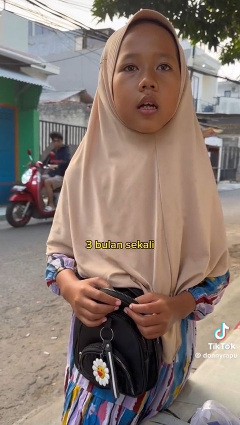 Bikin Haru, Ini Kisah Jelita Anak Kelas 3 SD yang Jualan Gorengan untuk Bantu Orang Tua