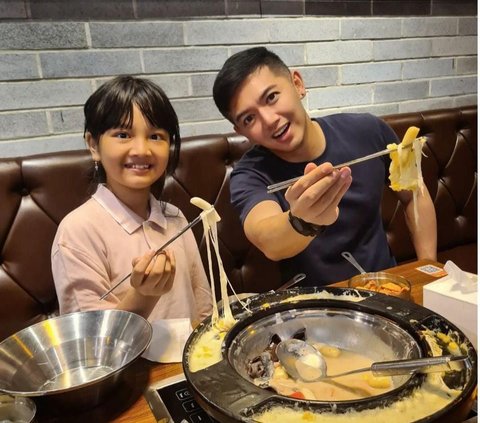 Bestie Banget, Intip Momen Kebersamaan Nicky Tirta Bersama Putri Cantiknya yang Beranjak ABG