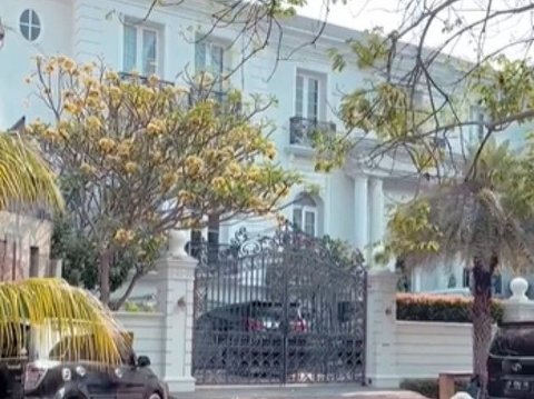 8 Potret Rumah Mertua Jessica Mila Seperti Istana Sang Putri, Bukan Tempat Tinggal Biasa