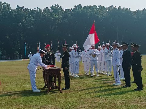 Lantik Perwira Remaja, Panglima Yudo: Harapan dan Masa Depan TNI Terletak di Pundak Kalian