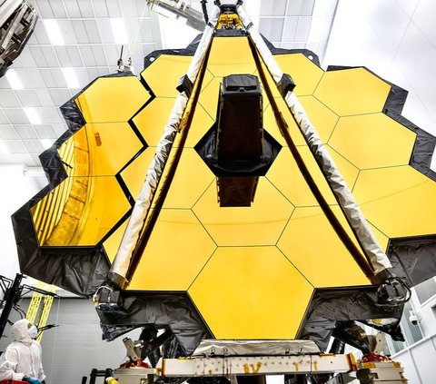 Teleskop NASA James Webb Temukan Cahaya Bentuknya Tanda Tanya di Alam Semesta, Ini Buktinya