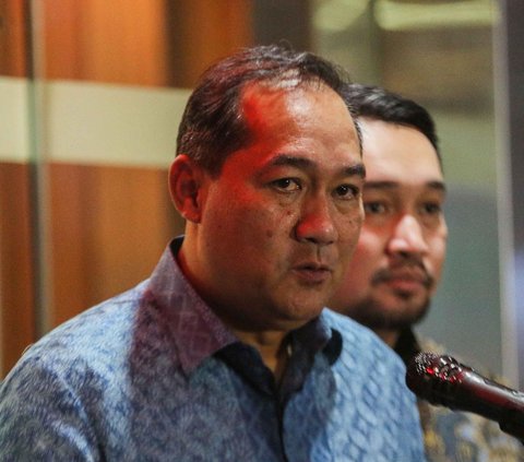 Mantan Menteri Perdagangan (Mendag) Muhammad Lutfi rampung di Kantor Kejaksaan Agung, Jakarta, pada Rabu (9/8/2023). M Lutfi diperiksa terkait kasus mafia minyak goreng, dalam hal ini pemberian fasilitas ekspor Crude Palm Oil (CPO) dan turunannya pada industri kelapa sawit periode Januari-April 2022.