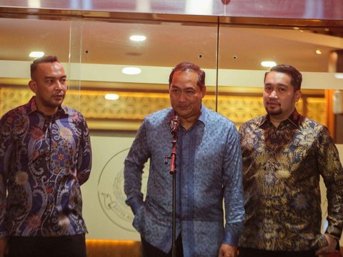 FOTO: Raut Mantan Mendag M Luthfi Usai Diperiksa Kejagung Selama 8 Jam Terkait Mafia Minyak Goreng