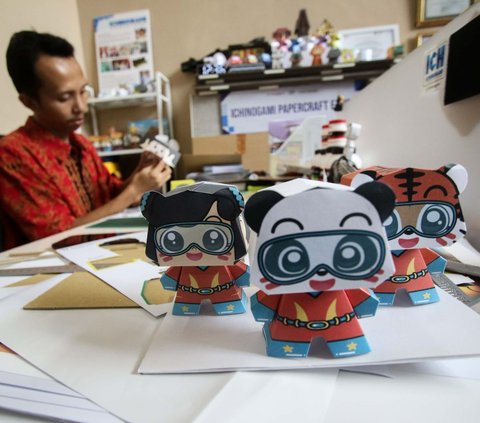 Bisnis merancang bangun model kertas atau papercraft kian berkembang pesat. <br><br>Seperti di rumah produksi Ichinogami di wilayah Kemanggisan, Jakarta Barat ini mengalami pertumbuhan seiring dengan meningkatnya permintaan.