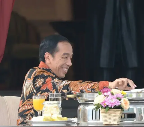 Menghadap Jokowi di Istana, Surya Paloh Mengaku Bicara Politik