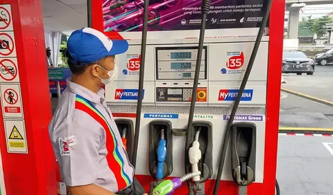 Kemudian harga Dexlite kini dibanderol Rp16.350 per liter yang sebelumnya Rp13.950 per liter. <br><br>Sedangkan Pertamina Dex sebelumnya Rp14.350 per liter naik menjadi Rp16.900 per liter.