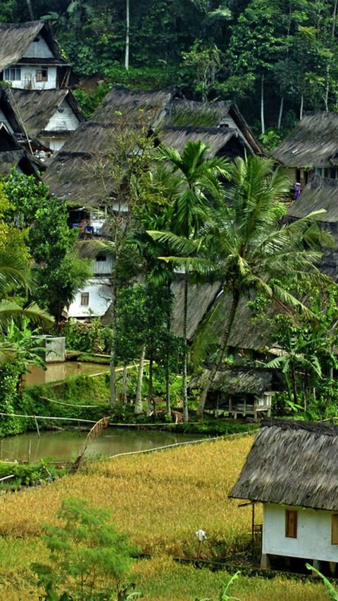 Mempelajari Filosofi Arsitektur Tradisional Kampung Dukuh Jawa Barat