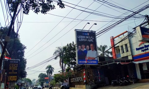 Usai Anies Diduetkan dengan Cak Imin, Spanduk Anies-AHY Masih Bertebaran di Depok