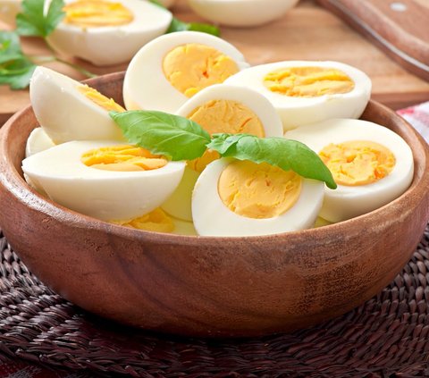Is it true that an egg contains a lot of fat?