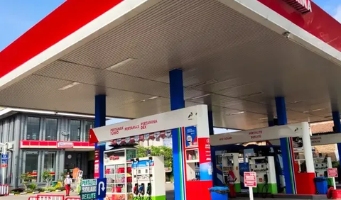 Ronny menambahkan, dari harga Pertamax yang diwacanakan sekitar Rp13.500 per liter, maka itu menandakan harga Pertamax Green lebih mahal dari Pertalite, di satu sisi dan mendekati harga Pertamax.