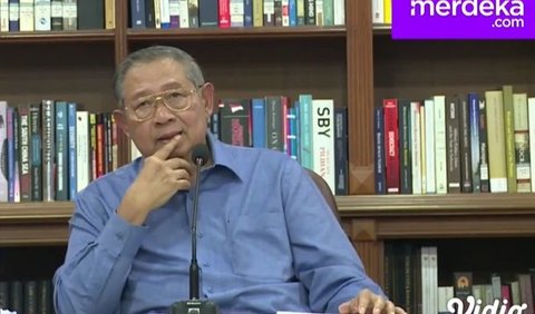 Ketua Majelis Tinggi Partai Demokrat Susilo Bambang Yudhoyono (SBY) mengatakan, pihaknya menggelar rapat darurat untuk membahas polemik yang terjadi Koalisi Perubahan, di kediamannya, di Puri Cikeas, Jawa Barat, Jumat (1/9) sore.<br>