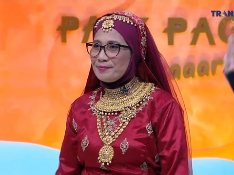 10 Gaya Ibu Indah Permatasari Bergoyang Bak Gadis India, Kata Netizen : Umur Segini Emang Lagi Lucu-lucunya