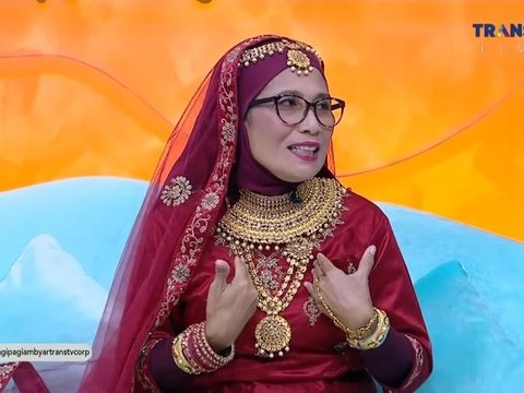 10 Gaya Ibu Indah Permatasari Bergoyang Bak Gadis India, Kata Netizen : Umur Segini Emang Lagi Lucu-lucunya