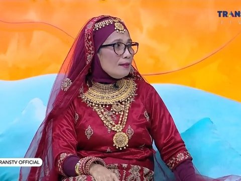 10 Gaya Ibu Indah Permatasari Bergoyang Bak Gadis India, Kata Netizen : Umur Segini Emang Lagi Lucu-lucunya