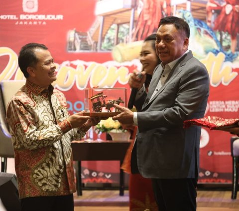 Buka Discover North Sulawesi, Gubernur Olly Pamer Skill Potong Ikan Tuna