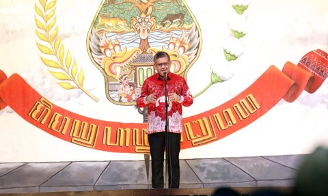 Lakon Wahyu Makutharama Pemimpin yang Mengentaskan Kemiskinan, Hasto: Ya Pak Ganjar Pranowo