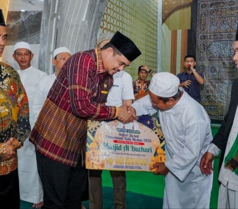 Wali Kota Bobby Tambah Honor Imam Masjid Al Buchori Sekaligus Penghafal Alquran Rp10 Juta per Bulan