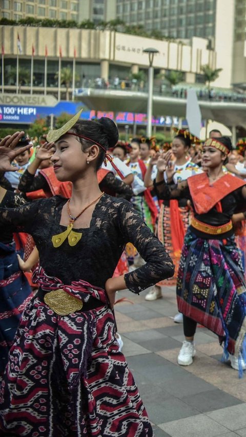 Parade tersebut digelar untuk merayakan keragaman budaya dan melestarikan serta mempromosikan kekayaan budaya Indonesia.<br>