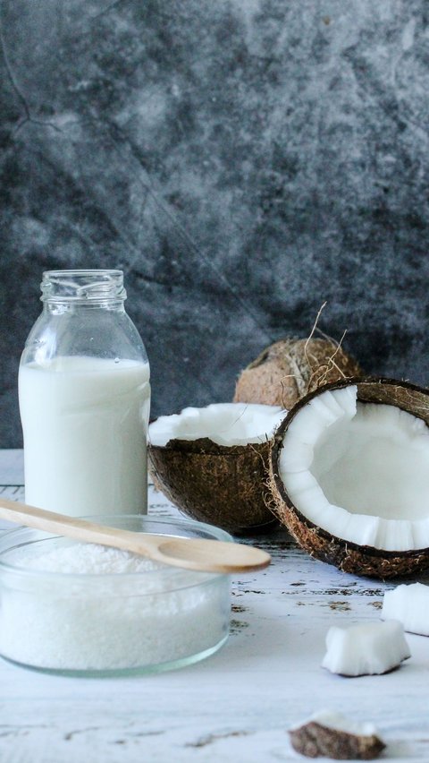 6. Susu Kelapa (Coconut Milk)