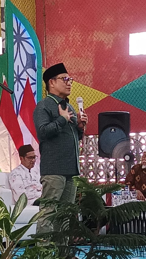 "Dan Alhamdulillah pada tanggal 29 (Agustus) pagi, saya kontak salah satu sekretaris Dewan Syuro DPW PKB Kiai Badawi dari Kudus yang lagi umrah, saya minta tolong istikharah semalam suntuk ini apa yang terbaik untuk negara ini," tambahnya.