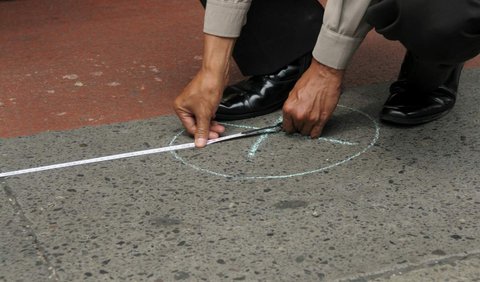 Sebelum kecelakaan, Jarot mengendarai sepeda motornya dari arah barat menuju timur di Jalan Letjen MT Haryono, Jakarta Timur. Namun, sekitar pukul 14.50 WIB, ia terserempet bumper kendaraan roda empat dan terjatuh.<br>